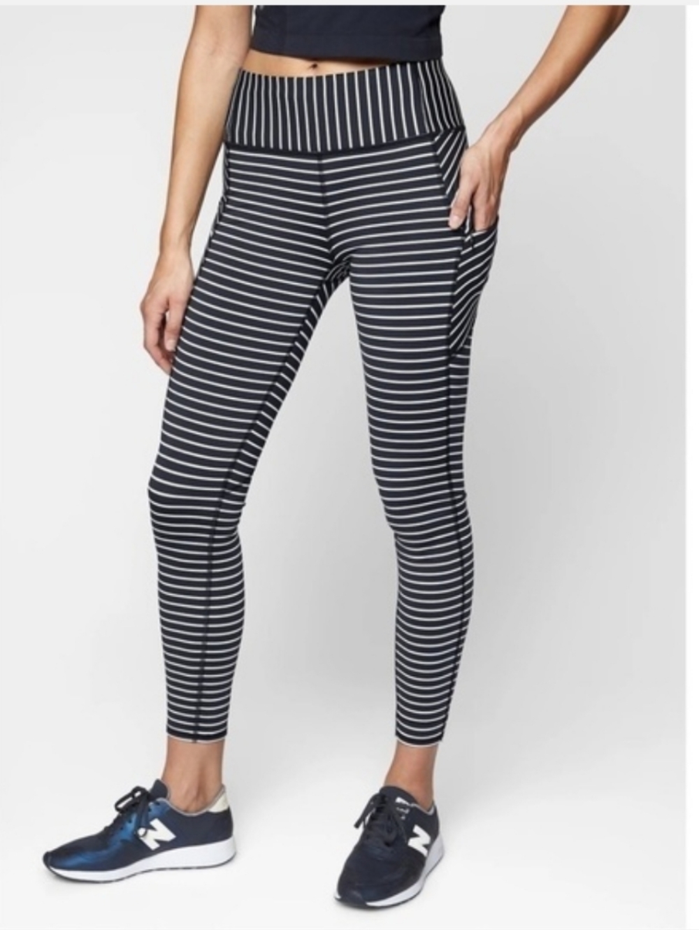 Athleta Powerlift Tight Size Medium